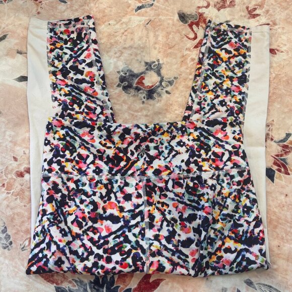 Athleta High Rise Multicolor Watercolor Chaturanga Capri Pants Size Medium - Picture 2 of 5